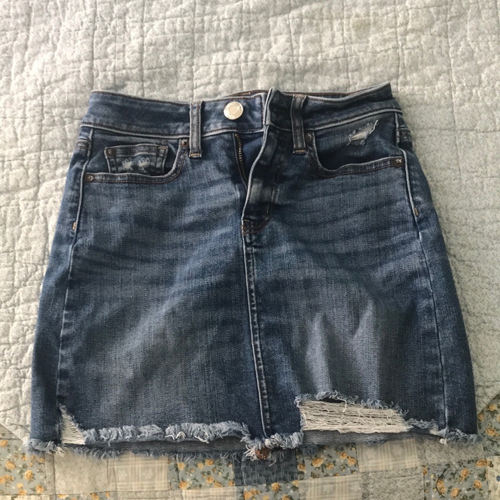 American eagle denim jean skirt (00)